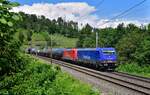 185 595 + 185 58x mit einem Kesselzug am 07.06.2023 bei Villnachern.