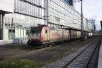 Freiburg (Breisgau) Hbf am Abend des 17.05.12: Durchfahrt der 185 599-8