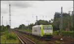 ITL 185-CL 005, angemietet von Captrain Deutschland, mit leeren Containertragwagen am 15.06.2012 in Berlin-Hirschgarten