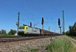 Am 13.06.2013 bespannte 185 550-1 von Captrain den Papierzug von Dortmund nach Italien.