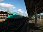 Am 22.10.2013 kam 185 611 mit einem Containerzug aus Richtung Magdeburg durch Stendal und fuhr weiter Richtung Uelzen.