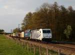 Die 185 661 mit einem KLV-Zug am 16.04.2011 unterwegs bei Vogl.