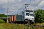 185 691-3 von RAIPOOL ist mit einen Containerzug in Richtung Süden unterwegs am 12.08.14 bei Harrbach.