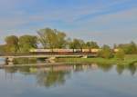 185 532 mit DGS 43920 am 29.04.2015 auf der Isarbrücke bei Plattling.