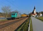 185 613 mit einem Containerzug am 15.03.2015 bei Hausbach.