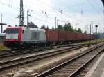 Am 27.06.2015 kam 185 649 mit ihrem Containerzug aus Richtung Salzwedel nach Stendal und fuhr weiter nach Magdeburg.