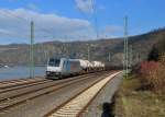 185 676 mit einem Kesselzug am 16.02.2016 bei St. Goarshausen. 