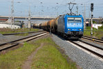 185 519-6 mit Kesselzug aus Richtung Westen fährt durch den Bahnhof Nordhausen 06.05.2016