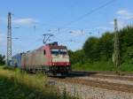 Crossrail 185 600 mit einem  Walter  LKW GZ in Leutersberg.