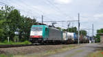 Cobra-Lok 186 216 alias 2824 auf dem Weg von Aachen-West Richtung Hasselt. Aufnahme vom 10/06/2017 in Bassenge.