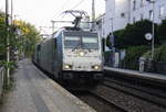 186 291-1 von Railpool und 186 293-7 von Lineas  und fahren durch Aachen-Schanz mit einem langen Kesselzug aus  Antwerpen-BASF(B) nach Ludwigshafen-BASF(D) und kommen aus Richtung Aachen-West  in Richtung Aachen-Hbf,Aachen-Rothe-Erde,Stolberg-Hbf(Rheinland)Eschweiler-Hbf,Langerwehe,Düren,Merzenich,Buir,Horrem,Kerpen-Köln-Ehrenfeld,Köln-West,Köln-Süd. Aufgenommen vom Bahnsteig von Aachen-Schanz.
Bei Sommerwetter am Morgen vom 28.8.2017.