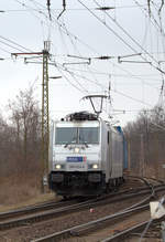 386 024-4 biegt, von Coswig kommend auf die Strecke Dresden Friedrichstadt-Dresden Hbf. ein. 28.03.2018  14:32 Uhr. Radebeul Naundorf.