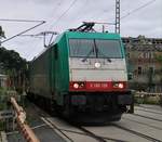 E 186 128 der Firma ITL mit einem leeren Autozug in Richtung Tschechien (BÜ Stadt Wehlen, 24.06.2018)