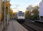 186 384-4 von Akiem/Lineas kommt mit einem Kesselzug aus Antwerpen-Noord(B) nach Köln-Eifeltor(D) fährt durch Aachen-Schanz in Richtung Aachen-Hbf,Aachen-Rothe-Erde,Stolberg-Hbf(Rheinland)Eschweiler-Hbf,Langerwehe,Düren,Merzenich,Buir,Horrem,Kerpen-Köln-Ehrenfeld,Köln-West,Köln-Süd. 
Aufgenommen vom Bahnsteig von Aachen-Schanz. 
Am Morgen vom 17.10.2018.