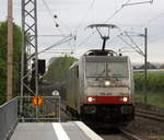 186 448-7 von Lineas/Railpool kommt als Lokzug aus Köln-Grmeberg(D) nach Antwerpen-Noord(B) und fährt als Umleiter durch Kohlscheid aus Richtung Herzogenrath und fährt die Kohlscheider-Rampe hoch nach Aachen-West. 
Aufgenommen von Bahnsteig 2  in Kohlscheid.
Am 25.4.2019.