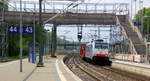 186 256-4 von DB-Schenker kommt als Umleiter mit einem  einem Autoleerzug aus Zeebrugge-Ramskapelle(B) nach Gelsenkirchen-Bismarck(D) und und kommt aus Richtung