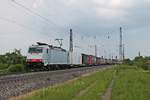 Am Mittag des 25.05.2019 fuhr Maquarie/XRAIL/TXL 186 906 mit dem  WETRON/Jan de Rijk -Containerzug DGS 41031 (Köln Eifeltor - Melza Scalo) durch den Bahnhof von Heiterhsiem in Richtung Schweizer Grenze.