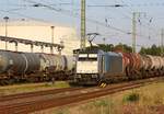 17.06.2020 - Anklam - Railpool 186 435-4 mit Kesselwaggons vorbei am Bioethanolwerk Anklam. 