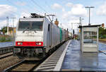 Mit Sattelaufliegern der polnischen Erontrans Sp.z.o.o. und einer unbekannten kalten Schwesterlok rauscht 186 137-6 durch Merseburg Hbf auf Gleis 2 Richtung Großheringen.

🧰 Akiem S.A.S., vermietet an die PKP Cargo S.A.
🕓 17.9.2022 | 13:46 Uhr