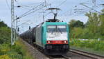 Captrain Polska Sp. z o.o., Wrocław [PL] mit ihrer  E 186 131  [NVR-Nummer: 91 80 6186 131-9 D-CTPL] und einem Kesselwagenzug (Dieselkraftstoff) am 22.08.23 Durchfahrt Bahnhof Berlin-Hohenschönhausen.