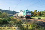 E 186 127-7 mit einem Containerzug am 11.10.2023 bei Hermannspiegel.