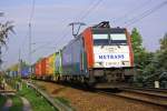Metrans 186 182-2 von Railpool ist am 27.09.'11 mit einem Containerzug Richtung Dresden-Friedrichstadt unterwegs.