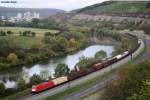 Eine Lok der BR 186 mit einem gemischten Gterzug zwischen Karlstadt und Himmelstadt (03.10.2012)