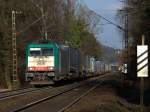 Am 17.02.2013 zieht Cobra 186 218 (2826) einen KLV die Rampe der Montzenroute von Aachen West nach Belgien hoch.