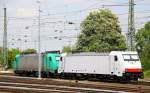 186 910 und 185 577-4 beide von Crossrail stehen abgestellt in Aachen-West.
Aufgenommen vom Bahnsteig in Aachen-West bei schönem Frühlingswetter am Mittag vom 4.5.2014.