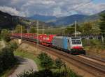 Die 186 290 mit einem KLV-Zug am 02.10.2014 unterwegs bei Albes.