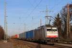 Railpool/RTB Cargo 186 107 am 22.12.13 mit einem Containerzug nach Stuttgart Hafen in Ratingen-Lintorf.