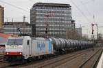 Railpool/RTB Cargo E186 240 am 26.1.14 mit einem Kesselzug in Düsseldorf-Rath.