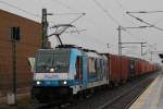 Railpool/RTB Cargo 186 110 am 1.2.14 mit einem Containerzug in Neuss-Allerheiligen.