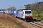 Die 186 440 von Lokomotion vor einen Güterzug am 19.03.16 in der nähe von Grabenstätt in Richtung Salzburg.