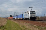 10 Minuten nach dem bereits 386 011 mit ihrem Containerzug Zeithain Richtung Dresden passierte folgte schon der nächste Metrans-Containerzug, diesmal mit 186 187 bespannt.