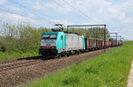 Mit einem gemischten Güterzug am Haken rollt Cobra-Lok 2829 (186 221) Richtung Hasselt.