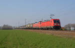 Mit einem gemischten Güterzug und 152 168 als Wagenlok rollte 187 083 am 28.03.20 durch Gräfenhainichen Richtung Wittenberg.