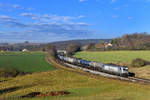 187 078 mit einem Kesselzug  am 26.12.2017 bei Edlhausen.