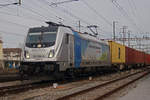Lok 187 008-8 durchfährt den Bahnhof Pratteln. Die Aufnahme stammt vom 23.03.2021.