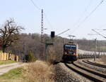 187 537 mit einem Ganzzug in der Oberauer Kurve.27.03.2022  13:51 Uhr.