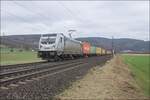 187 506-1 mit einem Containerzug am 21.02.2024 bei Reilos.