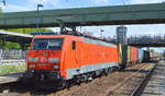 DB Cargo Deutschland AG mit 189 003-7 [NVR-Number: 91 80 6189 003-7 D-DB]  mit Containerzug am 10.08.18 Bf. Berlin-Hohenschönhausen.