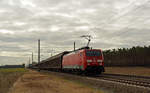 189 055 schleppte am 27.09.18 einen Ganzzug Schiebewandwagen durch Marxdorf Richtung Falkenberg/E.