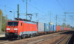 DB Cargo Deutschland AG mit  189 017-7  [NVR-Number: 91 80 6189 017-7 D-DB] und Containerzug am 05.10.18 Bf. Flughafen Berlin-Schönefeld.
