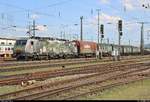 Coilzug mit 189 994-7 (Siemens ES64F4-094)  Sierre  der SBB Cargo bzw. Novelis Inc. bzw. VTG Rail Logistics durchfährt den Bahnhof Basel Bad Bf (CH) in nördlicher Richtung.
Aufgenommen vom öffentlich zugänglichen Parkplatz neben der Schwarzwaldallee.
[13.7.2018 | 16:56 Uhr]