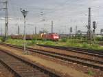 189 056-5 wartet mit ihrem Containerzug auf dem Gterbahnhof Dresden-Friedrichstadt auf Abfahrt.29.06.07.