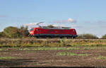 189 015-1 (Siemens ES64F4) als Tfzf bewegt sich östlich von Zöberitz auf Halle (Saale) zu.

🧰 DB Cargo
🚩 Bahnstrecke Magdeburg–Leipzig (KBS 340)
🕓 7.10.2021 | 15:41 Uhr