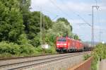 Eine nette Doppeltraktion konnte ich am 4.6.2009 auf der Filsbahn aufnehmen. 189 056-5 fuhr zusammen mit einer BR 152 und einem Kesselwagenzug am Haken Richtung Stuttgart. Aufgenommen kurz vor der Durchfahrt von Gppingen.