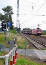 Erzwagenleerzug im Richtung Venlo mit Doppeltraktion durch Boisheim. Es sind die Loks 189 043-3 und 189 035-9 am 25.7.2010
