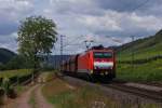 189 036-7 mit einem Erzzug in Pommern an der Mosel am 25.07.2011